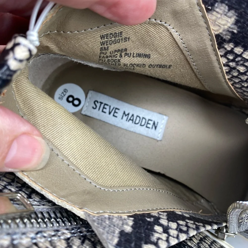 Steve Madden Zip Wedge Snake Skin Print Sneakers Round Toe Like New size 8